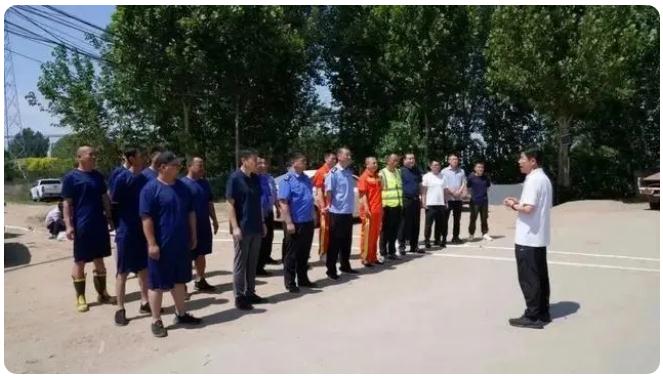 以練筑防！大興區(qū)魏善莊鎮(zhèn)組織開展防汛應(yīng)急專項(xiàng)演練活動(dòng)